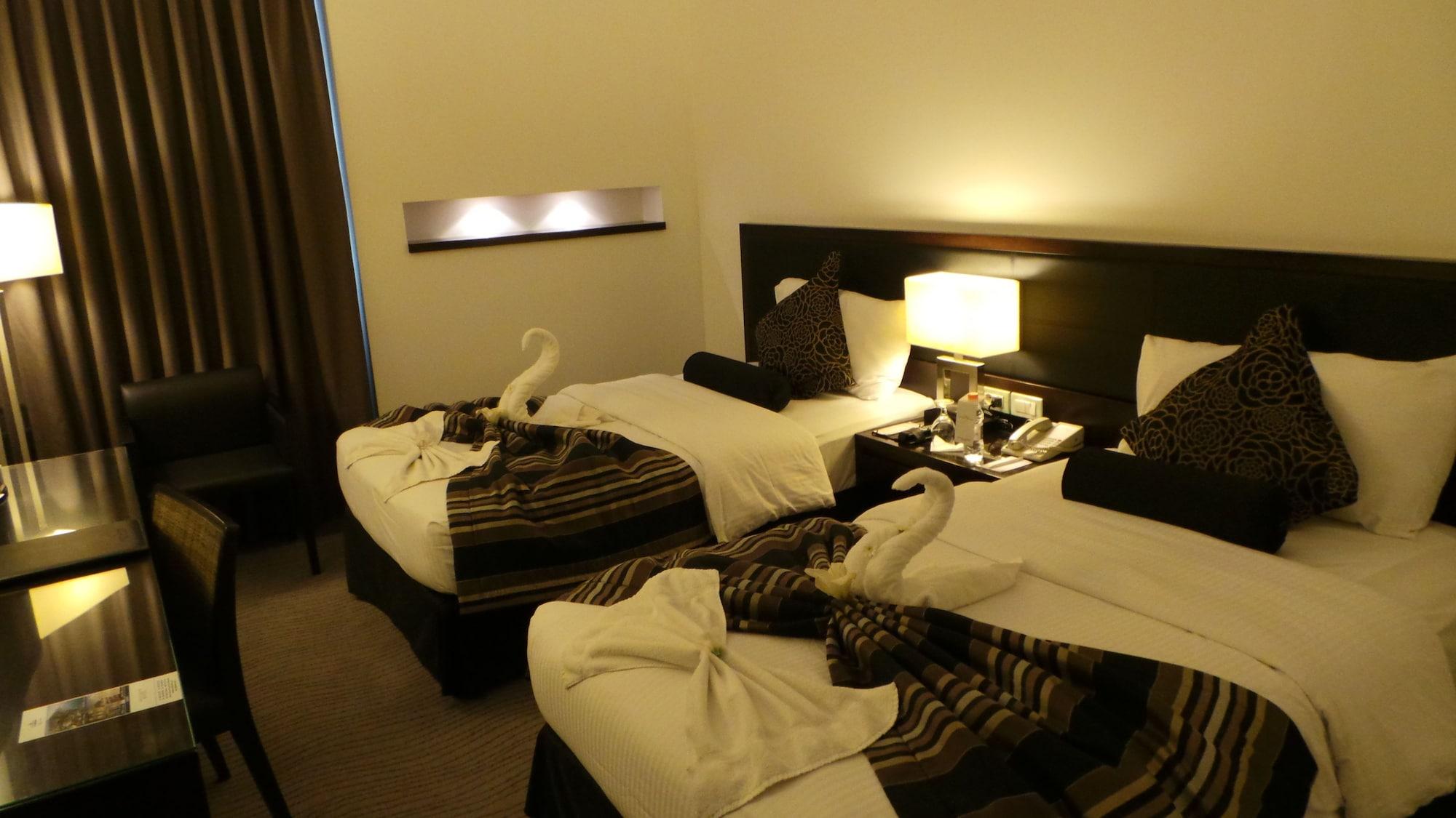 Amman Airport Hotel Al Qastal Bagian luar foto