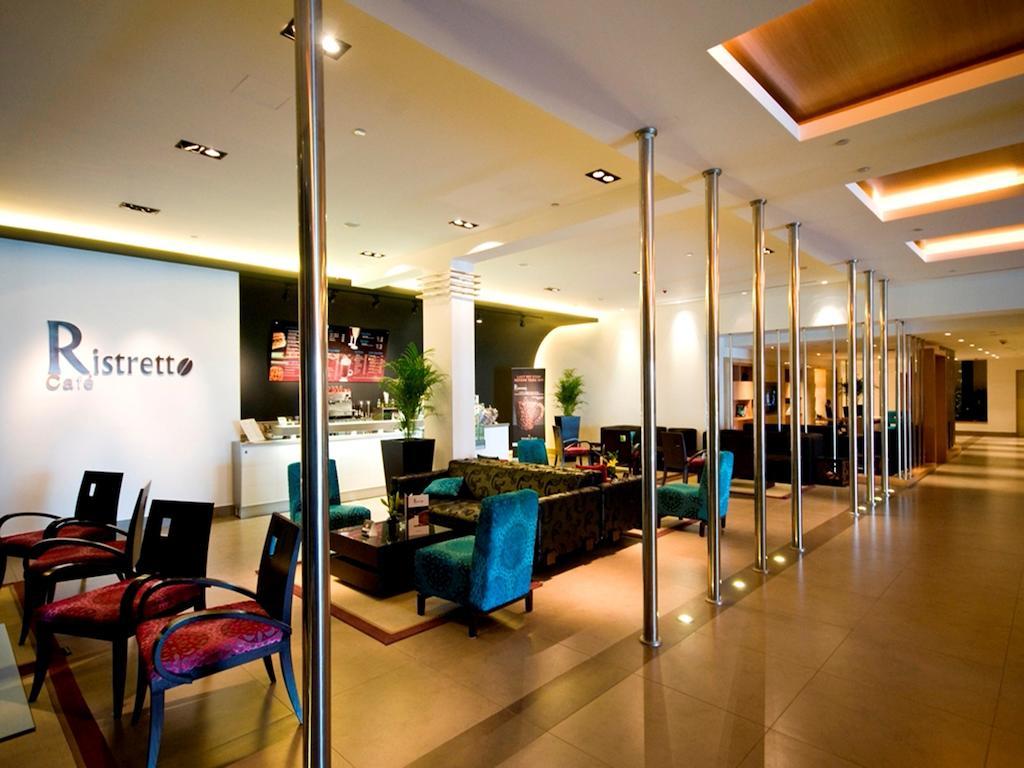 Amman Airport Hotel Al Qastal Bagian luar foto